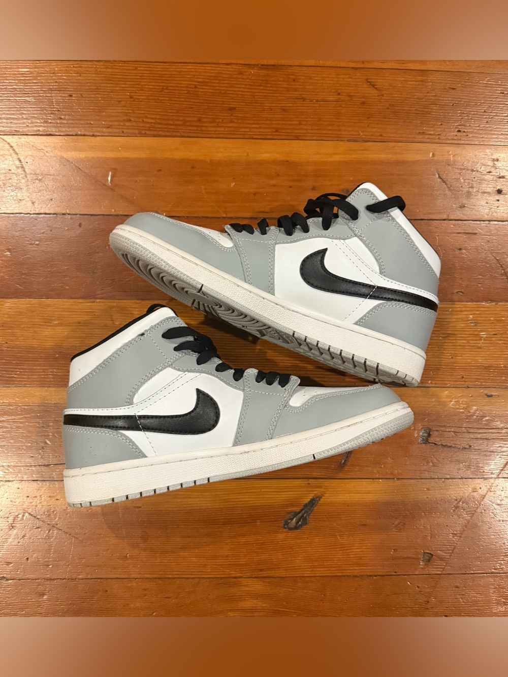 Men’s Air Jordan 1 Mid "Light Smoke Grey" size US 8.5